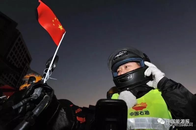 暖心！铁骑返乡，享免费加油、免费快餐、免费姜汤热茶