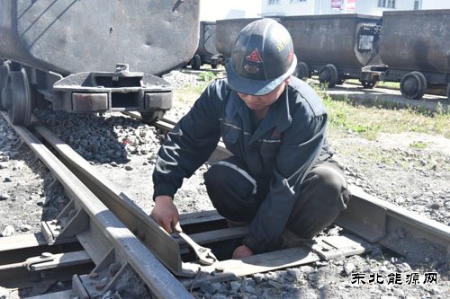 潞安集团李村煤矿：“以钢代木”助推降本增效