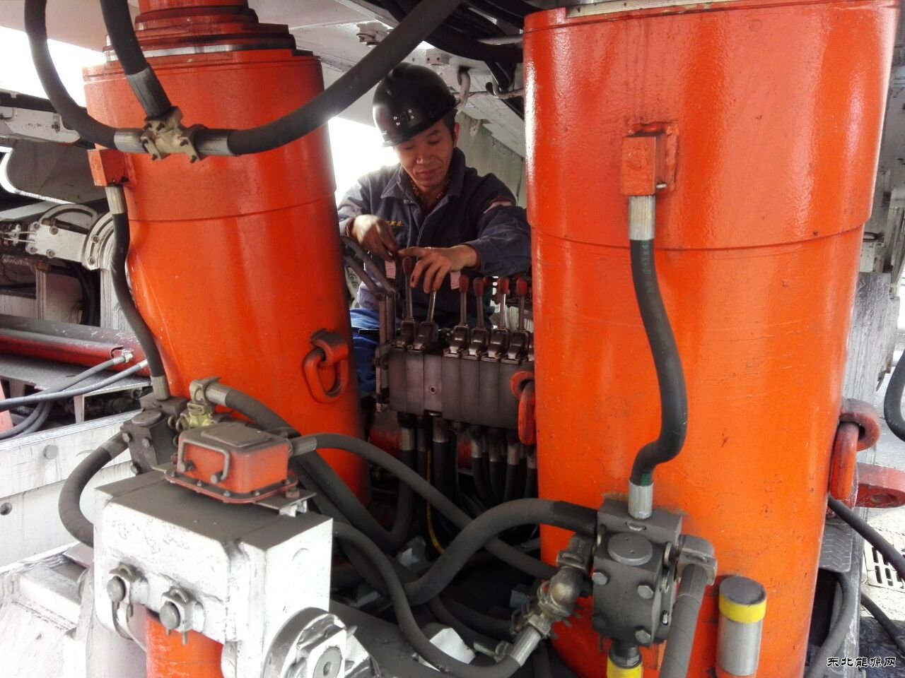 蒲白建庄矿业：支架“医生”马红民