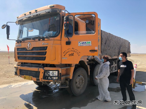 阿勒泰执法支队富蕴执法大队——下沉运输企业，做好疫情防控