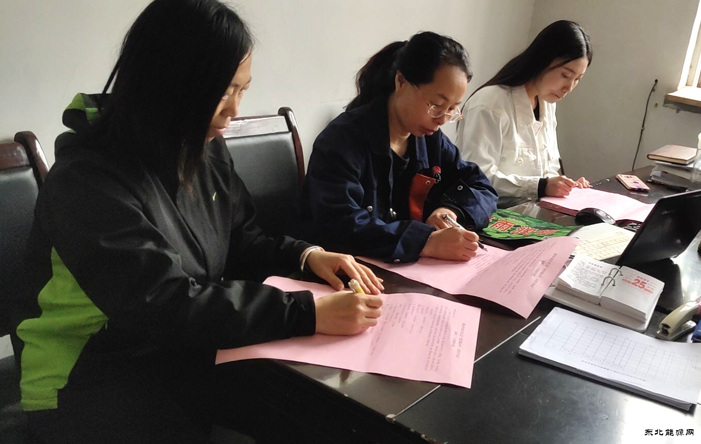 中心社区：“党在我心中、关爱在身边”女工问卷调查活动