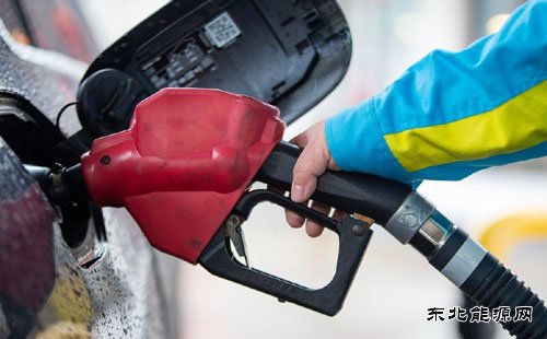 特写｜国际油价大幅下降，国内油价涨至9元！发改委回应了