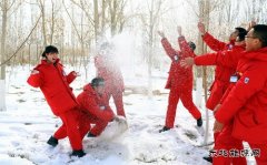 过年，英皇体育在岗位上……