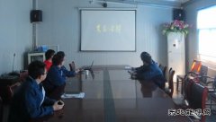 安徽电建一公司北疆项目组织团青观看影片《青春雷锋》