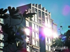 警惕！光污染伤眼 “眼过劳”现状令人担忧