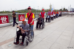 重温红色经典  情暖革命老区