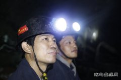 古城煤矿：千米井下的矸石“搬运工”