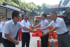 中铁二十一局集团：工会送清风清凉到江西昌赣客专12标“热战”工