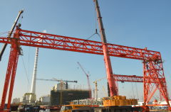 曹妃甸百万：首台60T龙门吊顺利安装就位