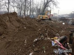 北京一小区垃圾在附近就地掩埋 居民担忧污染地下水