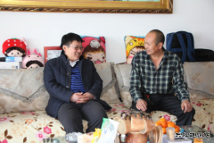 兴凯湖电业局：局领导班子节前到基层单位慰问困难职工