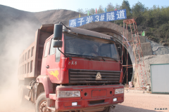 江西昌赣客专铁路春节不“打烊”，施工大干忙