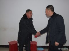 龙煤向阳矿关心贫困职工生活