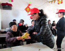 楚源公司：学雷锋尊老爱老在行动