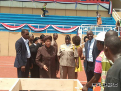 利比里亚总统视察河北建工承建的SKD体育场项目