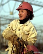 快乐的女焊工（摄影作品）