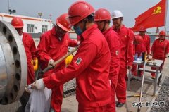 辽河物探党员干在先履职责