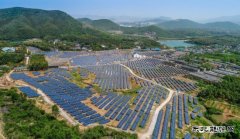 长兴：废弃矿山建起光伏电站