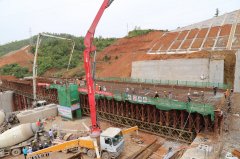 江西昌赣客专磨刀2号大桥道岔连续梁右幅A节段顺利浇筑成功