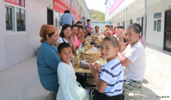 维族员工的“亲人”与“家”