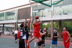 古城煤矿：篮球架起友谊桥