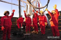 大庆1205、1202钻井队51年后年进尺双双再上10万米