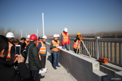 江苏连镇铁路首件接触网H型钢柱组立工程通过验收