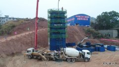 江西：兴泉铁路兴宁4标首根桥墩率先浇筑完工