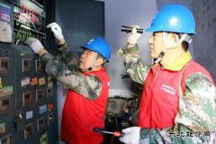 学雷锋精神践行动 服务队社区献爱心