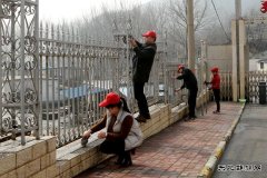 美化矿区“小红帽”在行动