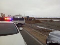 北屯路政局及时制止修筑堤坝行为