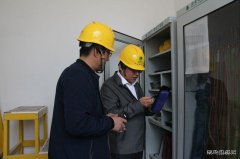 兴凯湖电业局：陈殿军局长以“四不两直”方式到安兴供电检查工作