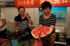 古城煤矿：送清凉用上了切瓜神器