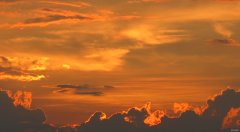 红云漫天（摄影作品）