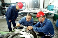 大庆石化：迎战大检修 保供在一线