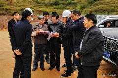 江西石城县委书记：鲍峰庭到中铁二十一局兴泉铁路4标工地调研
