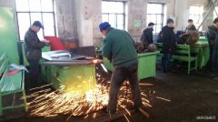 焊花飞舞（摄影作品）