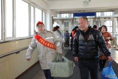 龙唐鸡西供热公司：志愿服务助力温馨春运