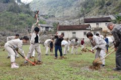 大化水电总厂：开展援助板兰村“党旗引领&#8226;联建联养”主题