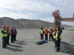 内蒙古南露天煤矿输岩B班开展高空坠落应急演练活动