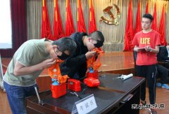 潞安集团李村煤矿：自救器盲戴 快！准！稳！