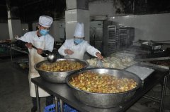 高山煤矿：食堂饭菜“争相亮相”