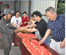 高山煤矿：井口送清凉 职工系心中