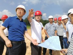 东南沿海铁路福建公司：董事长陈乃武检查兴泉铁路4标工地