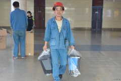 潞安集团李村煤矿：分类垃圾桶 引领“新时尚”