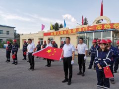 南露天煤矿热烈庆祝建国70周年 录制“我和我的祖国”快闪微视频