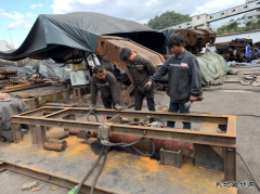 高山煤矿：压制U型钢省时省力