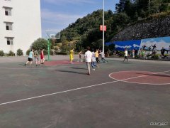 高山煤矿：“迎国庆”篮球赛激战正酣