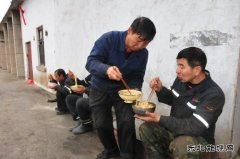 千秋煤矿女工委：面“面”俱到  情暖初秋