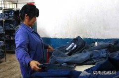 情系矿山：月矿洗衣女工情系矿山洗衣忙